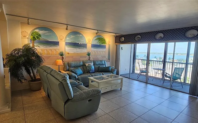 10355 Paradise Blvd #710 — Photo 3