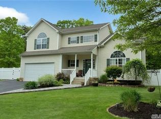 53 1st Ave, Holtsville, NY 11742