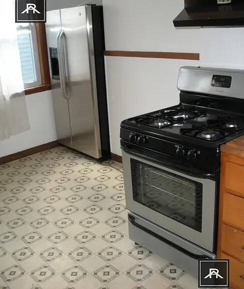 18 Dighton St #2 — Photo 3