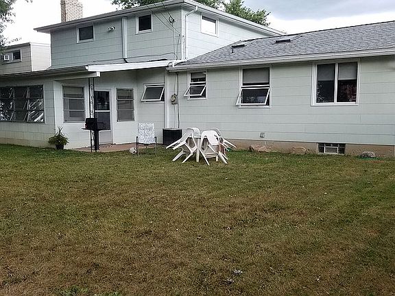 2nd image of 131 Macarthur Dr
