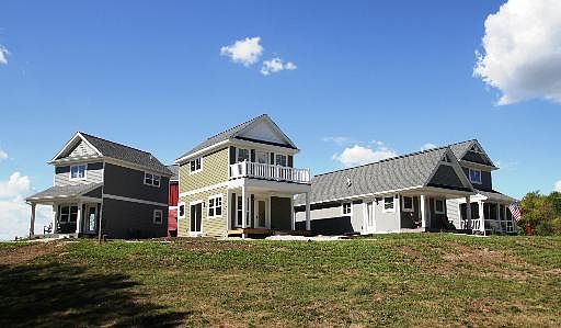 2nd image of 179 Leeward Way #23