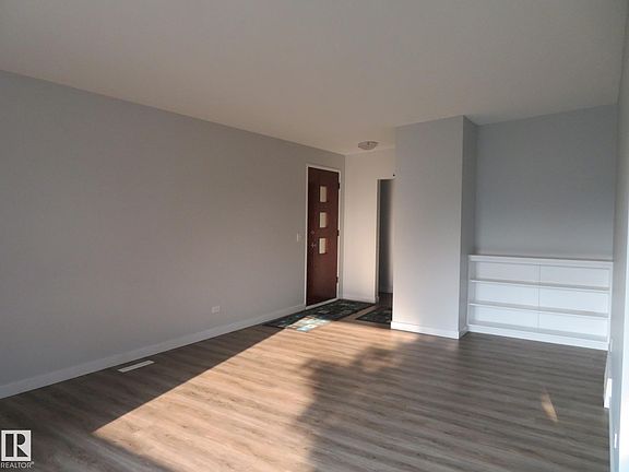 5th image of 4707 117a St NW