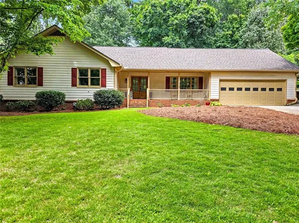 626 Hunt Station Dr, Lawrenceville, GA 30044