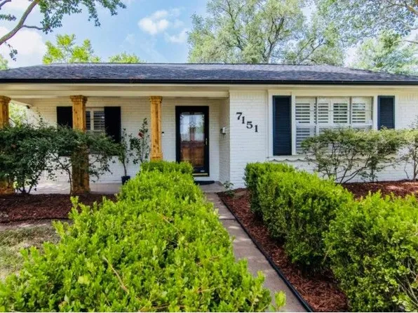 7151 Edgemoor Dr, Houston, TX 77074