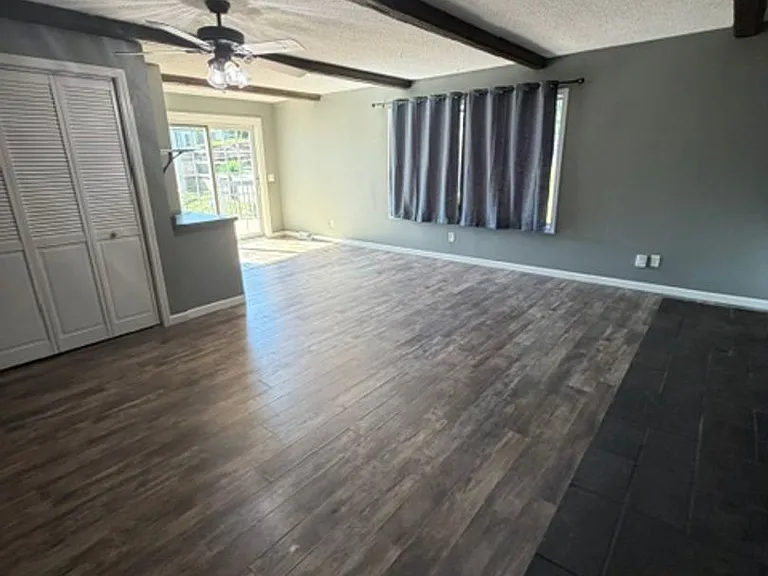 2206 E 32nd St — Photo 7