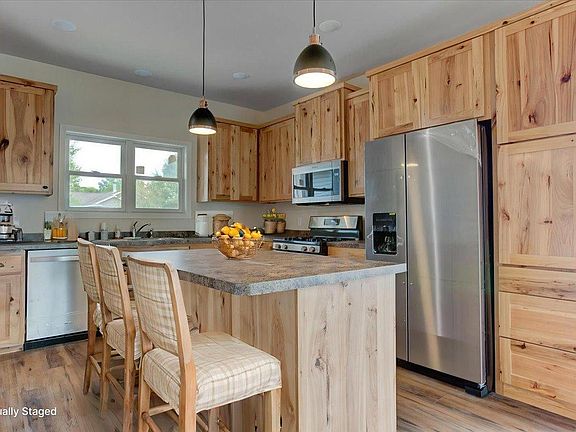 2nd image of 104 Prairie Cir