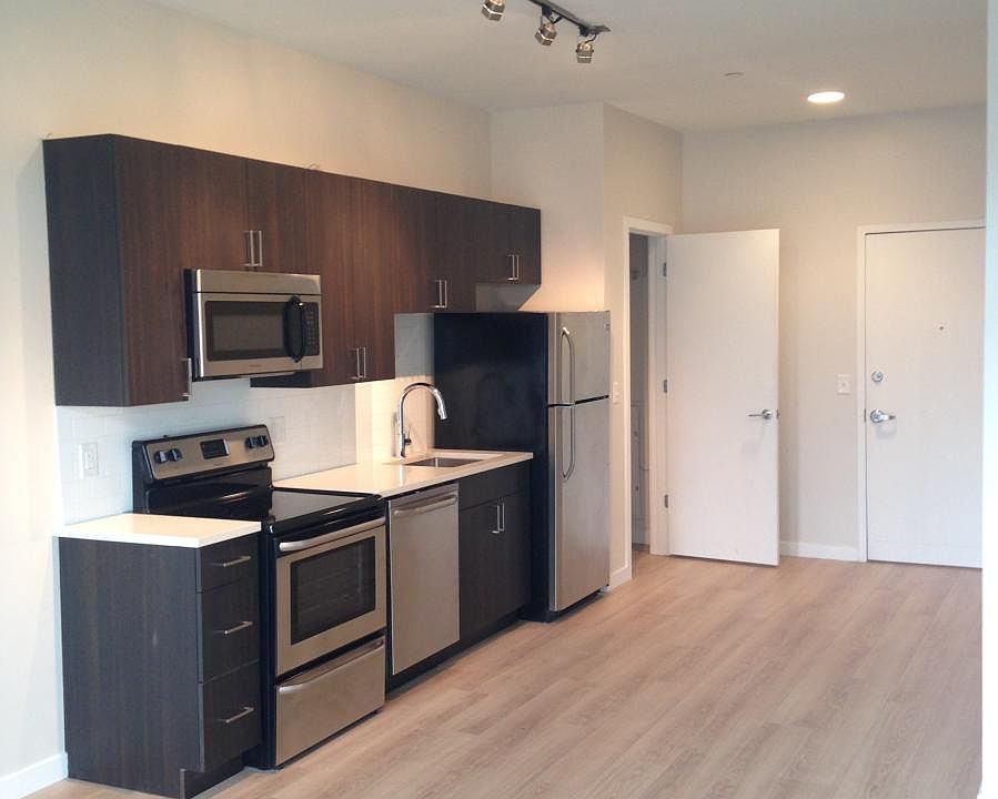 1st image of 18 W Girard Ave APT 302