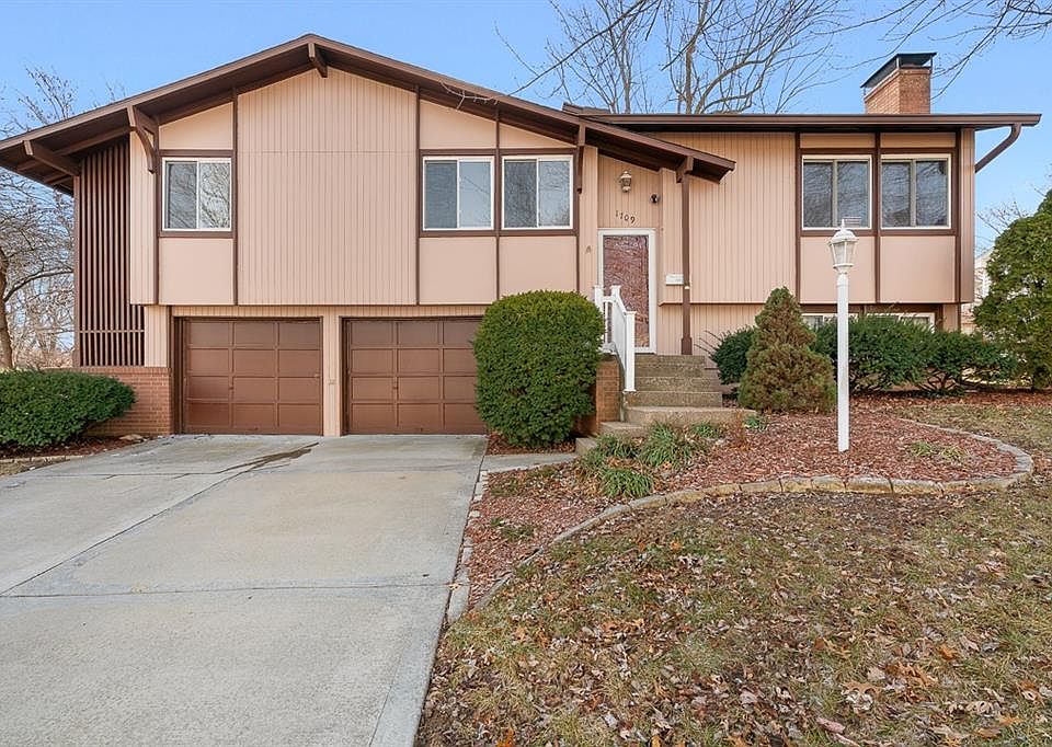 1st image of 1709 NE 67th Pl