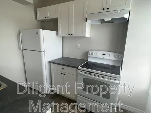 164 Stewart St, Peterborough, ON K9J 3M5