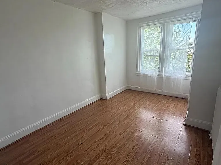 1515 Dyre St — Photo 17