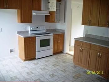 3rd image of 1077 Robin Hood Dr
