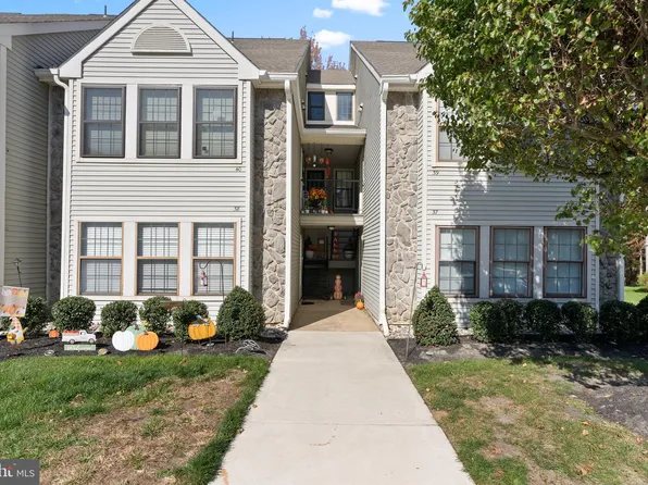 38 Bridgewater Dr, Marlton, NJ 08053