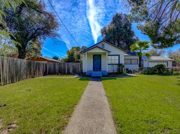 403 Beagle Ln, Redding, CA 96002