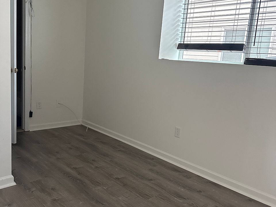 2nd image of 25 Openview Ln #A
