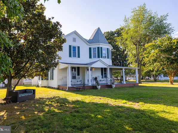 701 Irving Ave, Colonial Beach, VA 22443