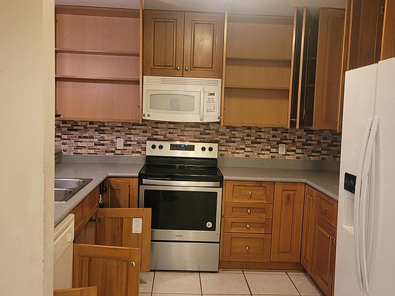3rd image of 3259 Sugar Berry Way