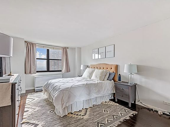 4th image of 340 E 93rd St APT 25H