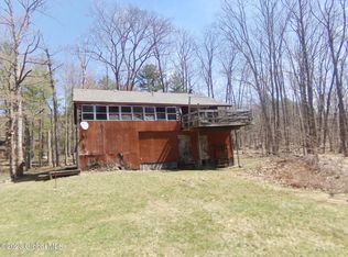 201 Snake Hill Rd, Poestenkill, NY 12140