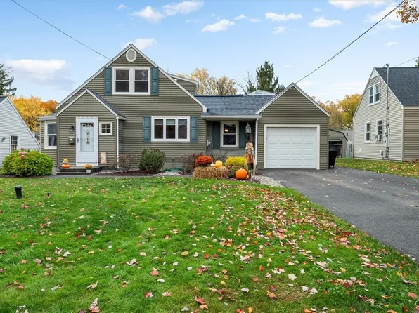 17 Parkwood Dr, East Syracuse, NY 13057