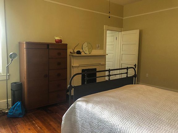 4th image of 214 W Park Ave #C