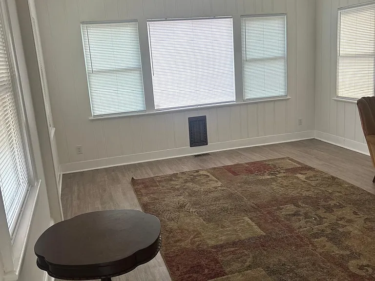 2215 Atlanta Ave — Photo 3