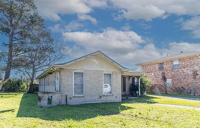 Building Photo - 4727 Saint Bernard Ave