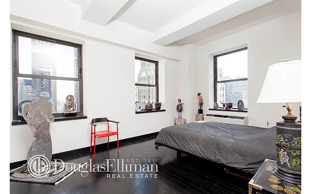 Sold by Douglas Elliman | media 22