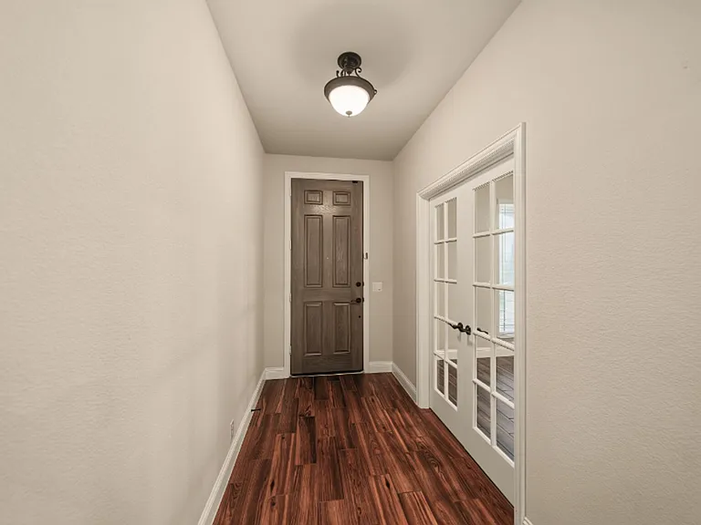 504 Ridgewater Trl — Photo 5