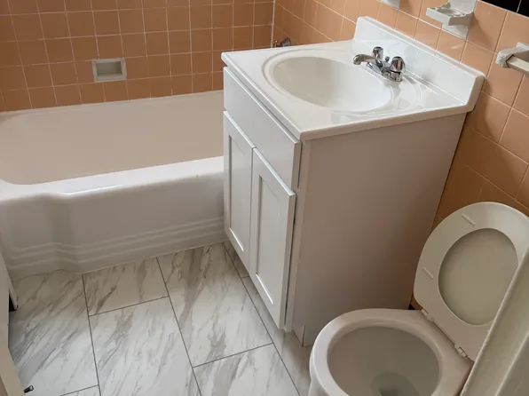 98 S Adelaide Ave APT 2B, Highland Park, NJ 08904