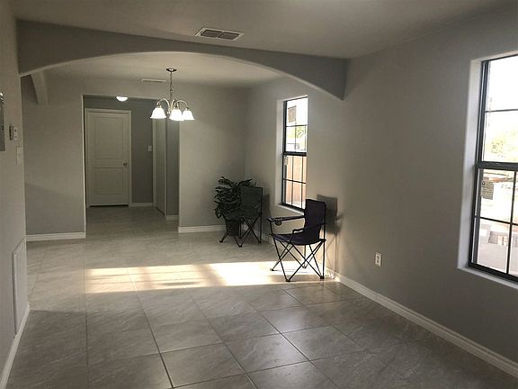 3rd image of 2418 Piedra China St