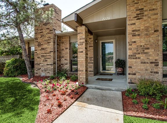 3rd image of 2226 Marble Falls Dr