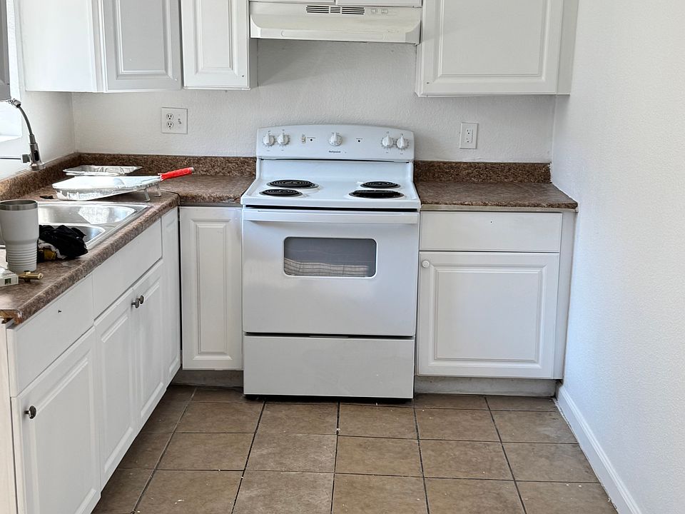 1st image of 2821 Stewart Ave #3