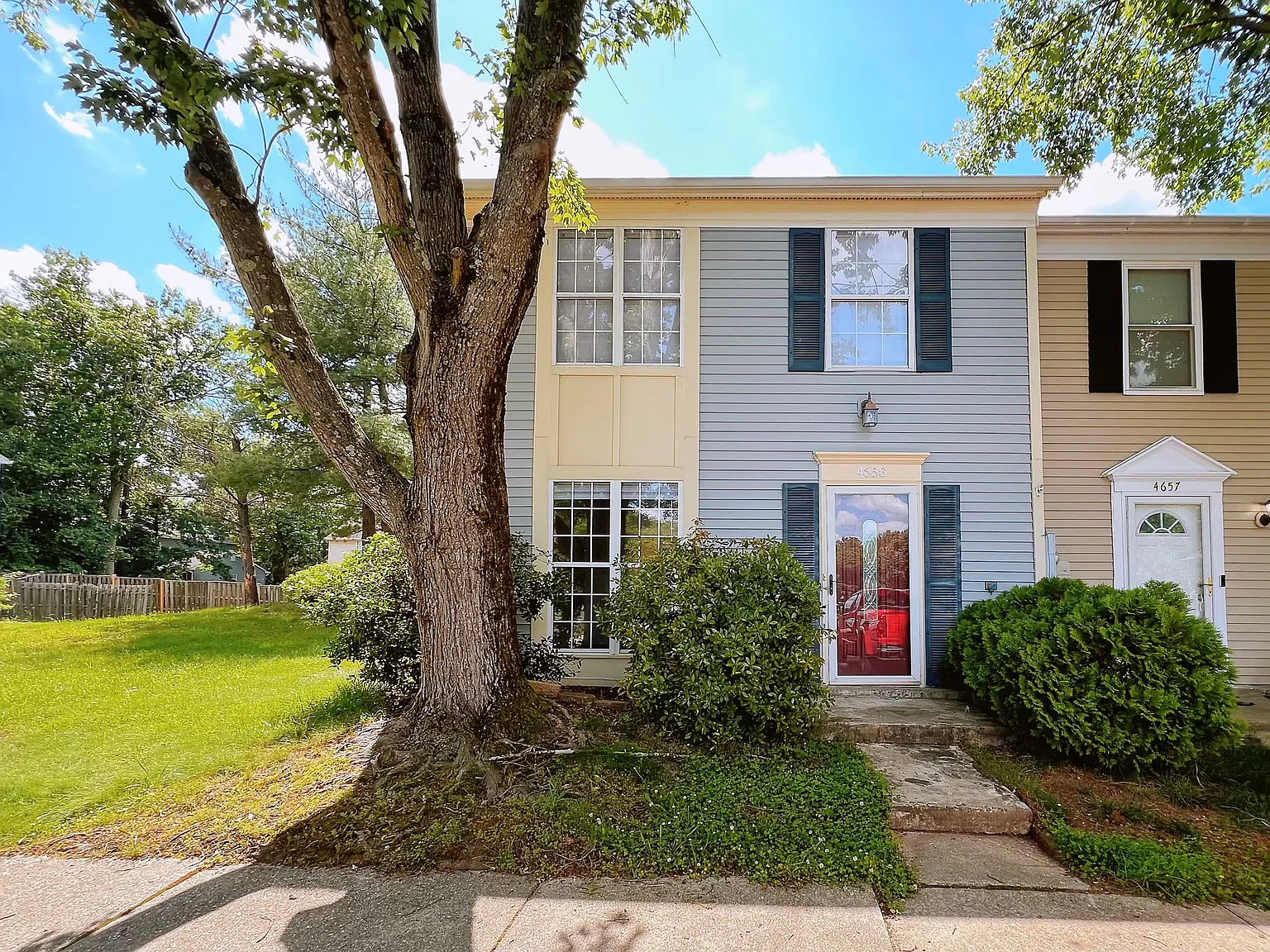 3 bed, 1.5 bath, 1160 sqft, $2,295 — Photo 1