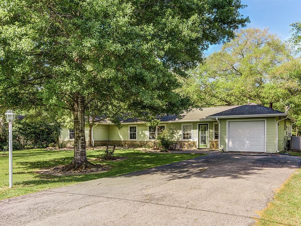 1st image of 411 Wakefield Dr