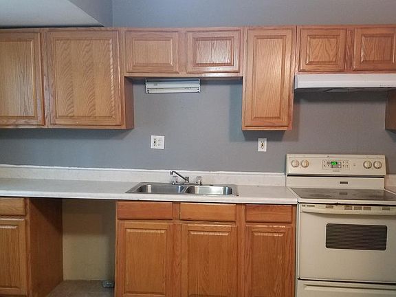 3rd image of 10878 Spring Garden Dr
