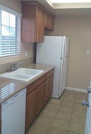 4th image of 5317 Bellflower Way