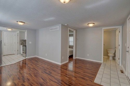 5th image of 19 W 80th St