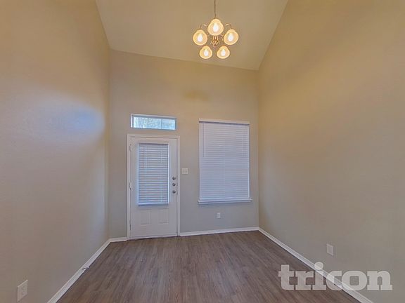 4th image of 1028 Glencrest Dr
