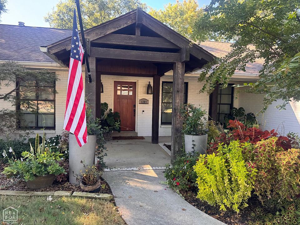 1st image of 1209 W Country Club Ter