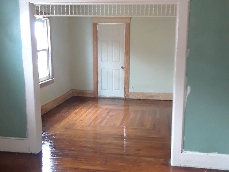 1st image of 19 W Josephine St