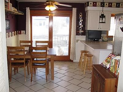 5th image of 918 Davis Ave