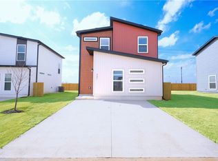 731 Saint Charles Pl, Centerton, AR 72719