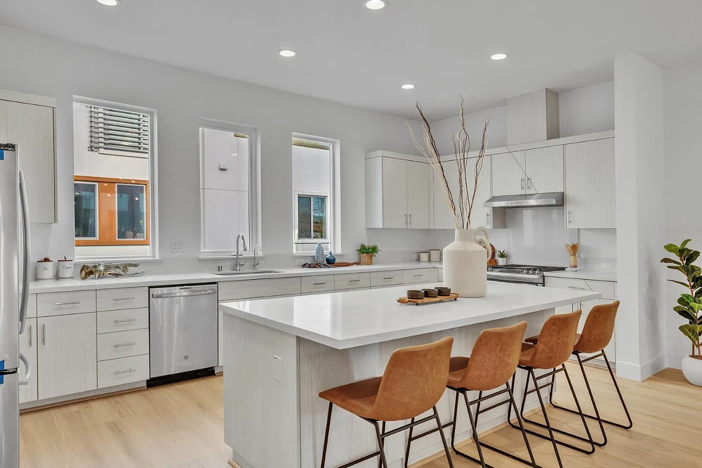 2 bed, 2.5 bath, 1521 sqft, $3,590 — Photo 4