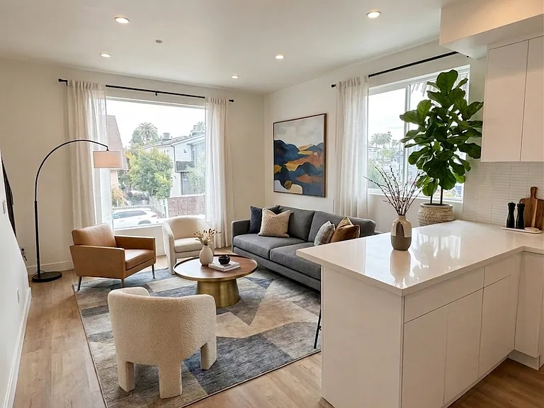 1177 1/2 Leighton Ave #1 — Photo 1