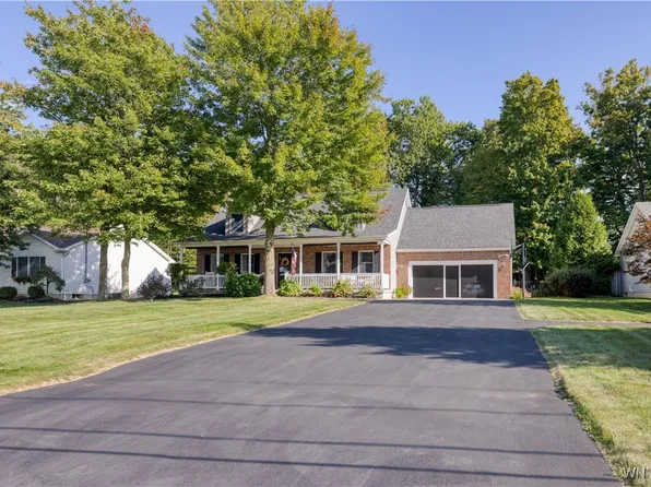 6533 Burke Rd, Lake View, NY 14085