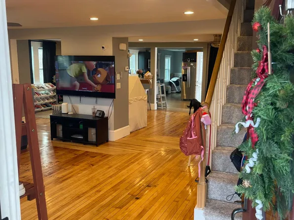 30 Chestnut St #30, Clinton, MA 01510