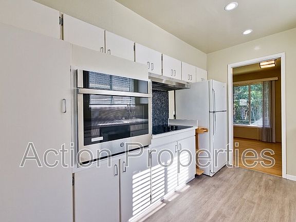 3rd image of 2329 Trenton Dr