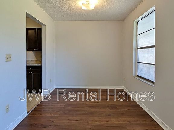 4th image of 478 Bentwood Ln #C