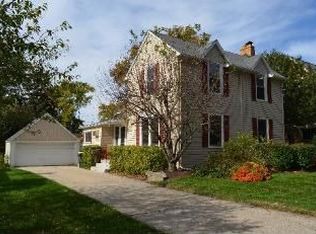 1226 N Mitchell Ave, Arlington Heights, IL 60004