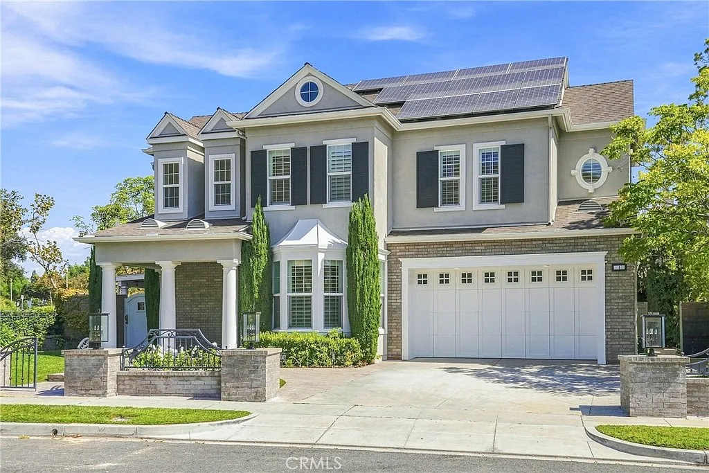 6 bed, 4.5 bath, 4492 sqft, $14,500 — Photo 3